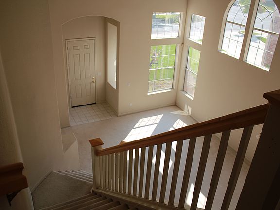 Living room w/ high ceiling