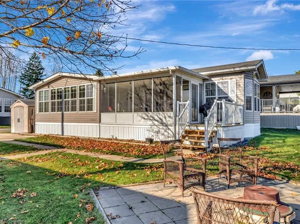 673 Brant Waterloo Rd #302, North Dumfries, ON N0B 1E0