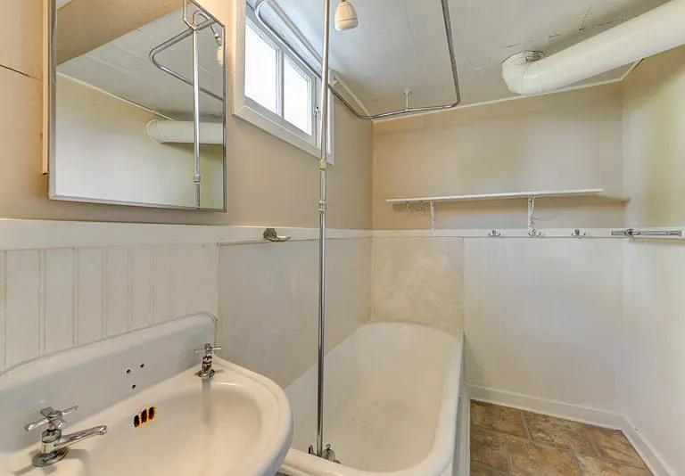 1718 S Franklin St — Photo 14