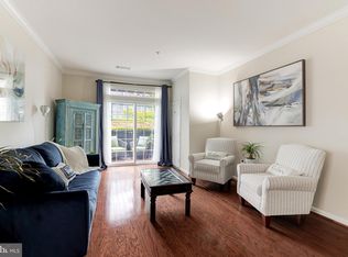 2465 Army Navy Dr #1-111, Arlington, VA 22206