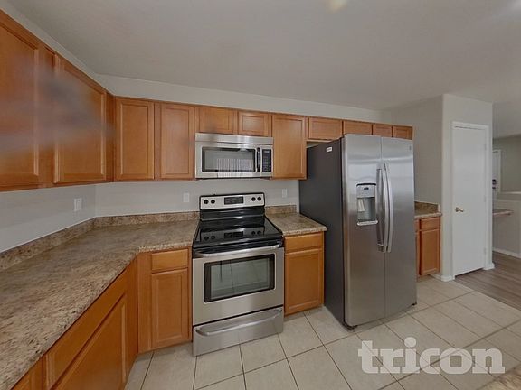 5th image of 39989 W Catherine Dr