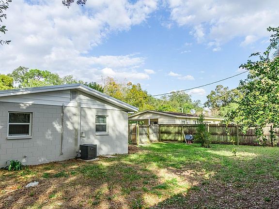 4th image of 1609 Tangerine St