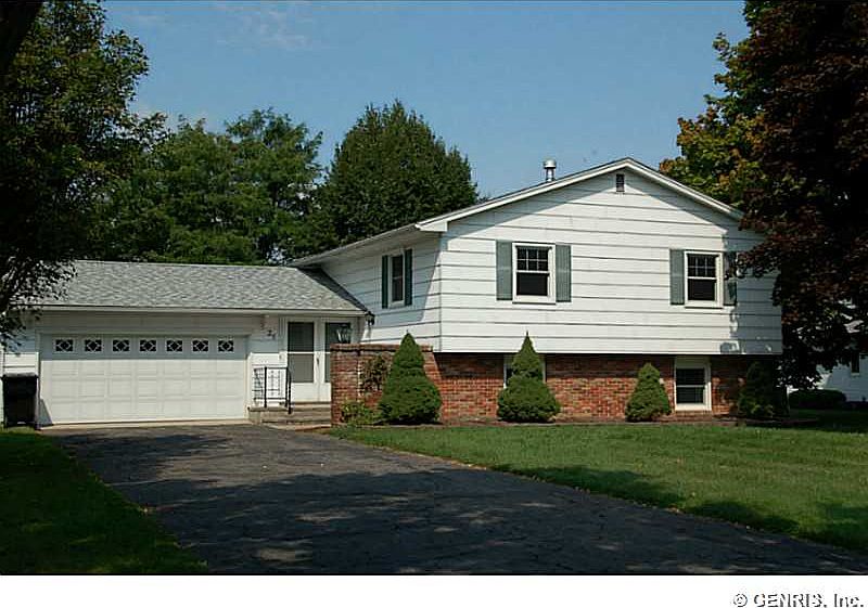 1st image of 25 Westview Cres