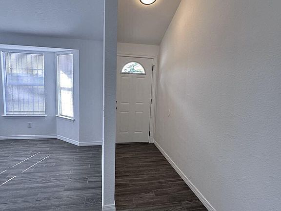 3rd image of 5884 Doniphan Dr