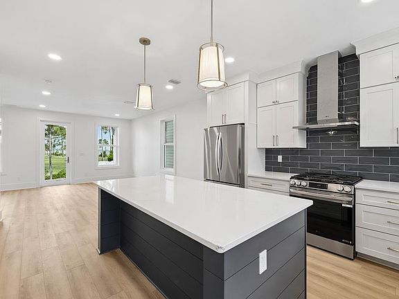 3rd image of 268 Dockside Dr
