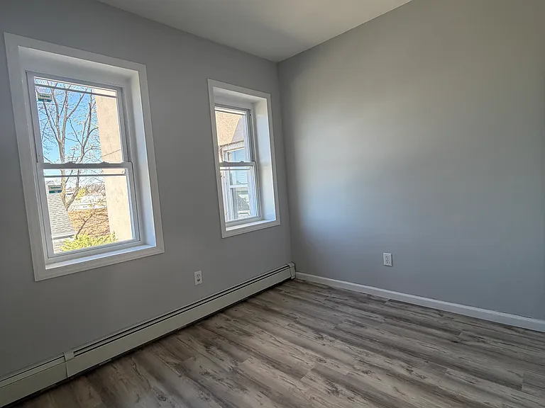 87 Macarthur Ave #2 — Photo 12