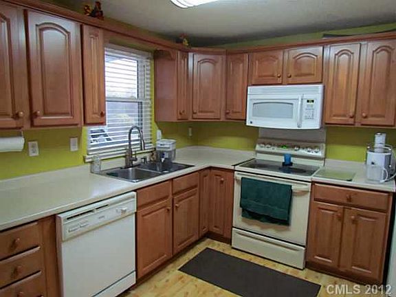 5th image of 8535 Glenway Ct
