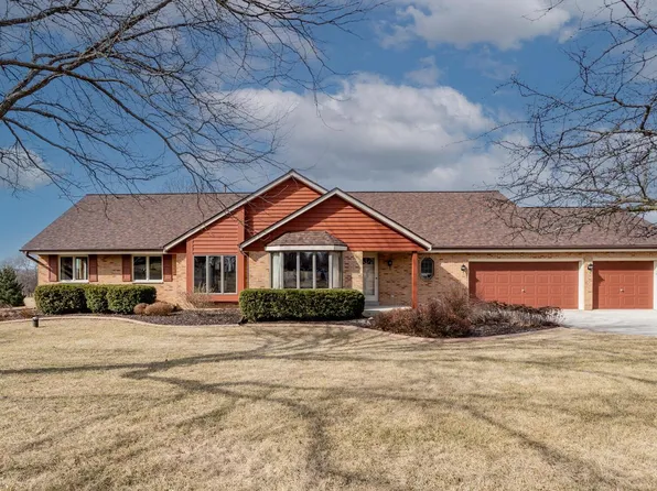 W244N7677 Ridgefield COURT, Lisbon, WI 53089