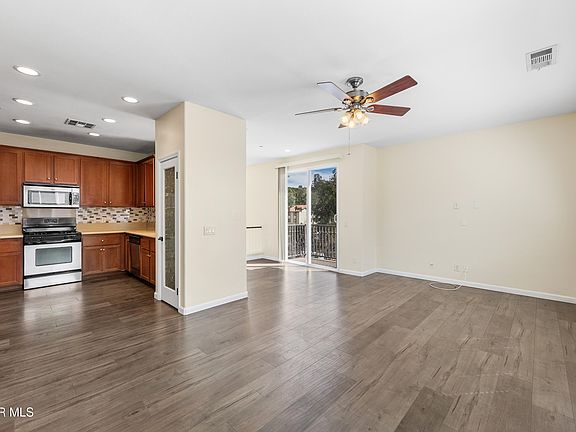 2nd image of 27968 Avalon Dr