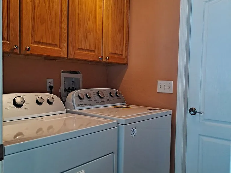 3208 Royal Palm Dr — Photo 26