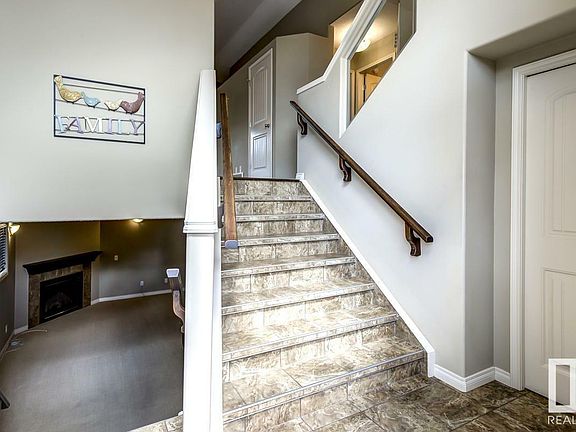 4th image of 6 Woodhill Ln