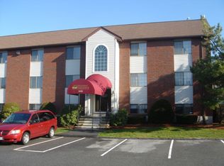 2410 Skyline Dr UNIT 9, Lowell, MA 01854