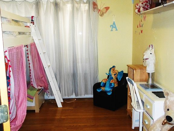 5th image of 7633 N Bosworth Ave #2N