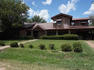 5798 Fulfer Ln, Iowa Park, TX 76367