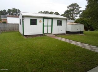 422 Thomas Dr, Jacksonville, NC 28546