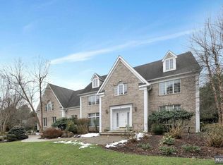 6 Sunflower Dr, Upper Saddle River, NJ 07458