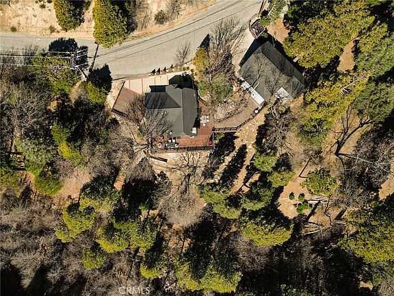 2nd image of 915 Trinity Dr