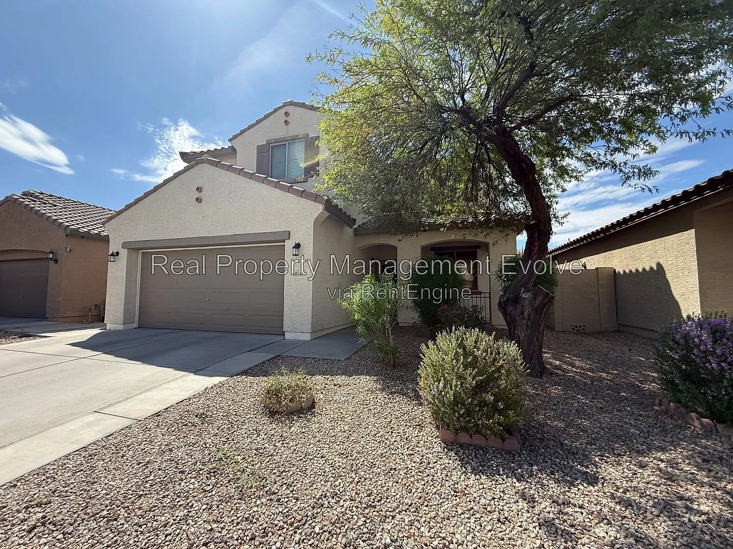 5 bed, 3.0 bath, 2322 sqft, $2,700 — Photo 3