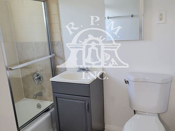 5th image of 816 S 6th St APT A