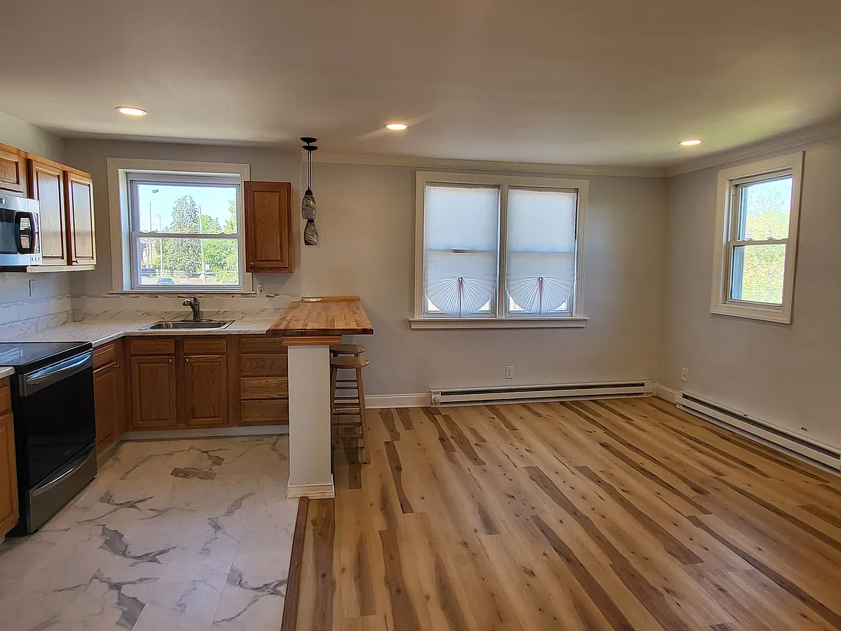 Building Photo - 362 E Claremont Rd #3