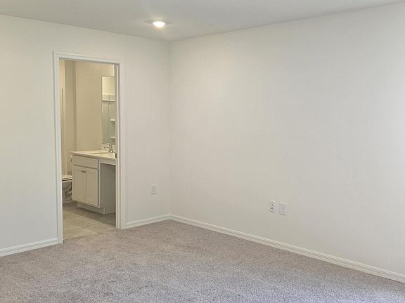 5th image of 972 SW Richmond Cir SW