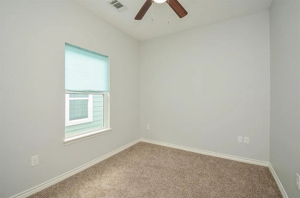 3 bed, 2.0 bath, $1,250 — Photo 4