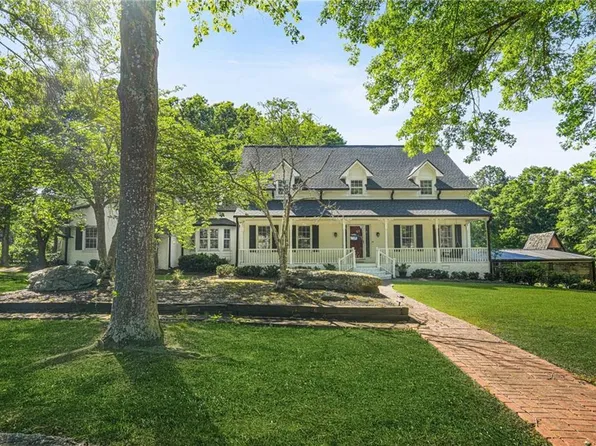 5422 Hill Rd SW, Powder Springs, GA 30127