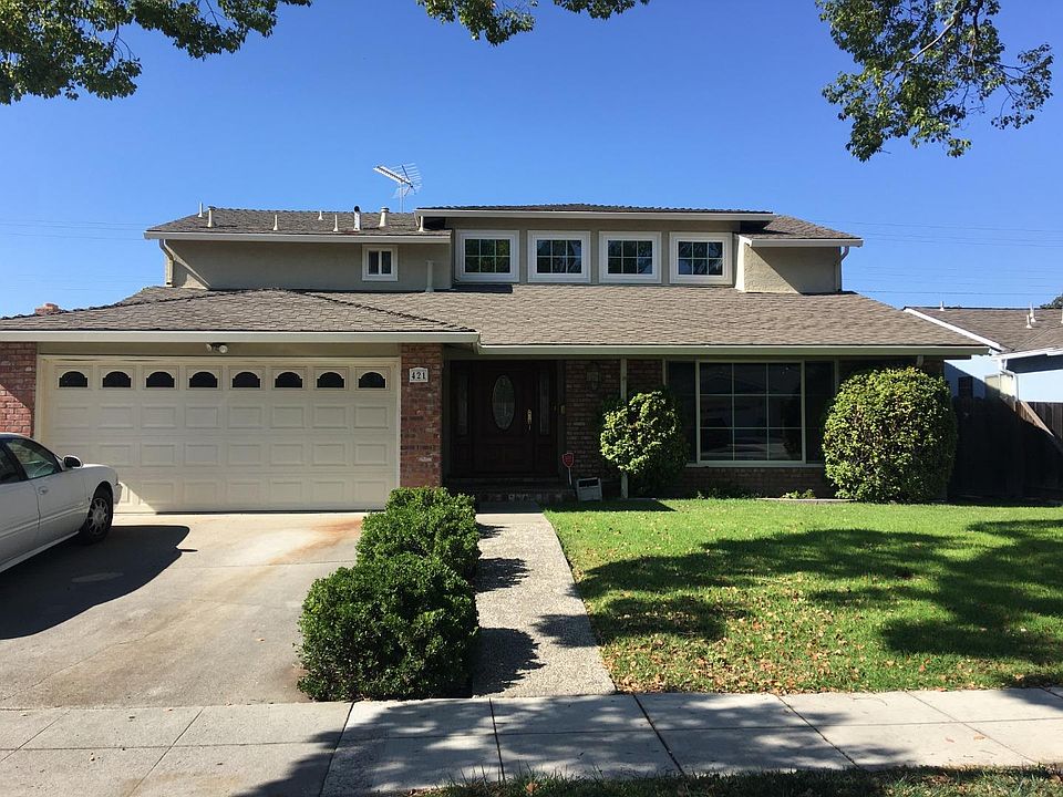 2nd image of 421 Conestoga Way