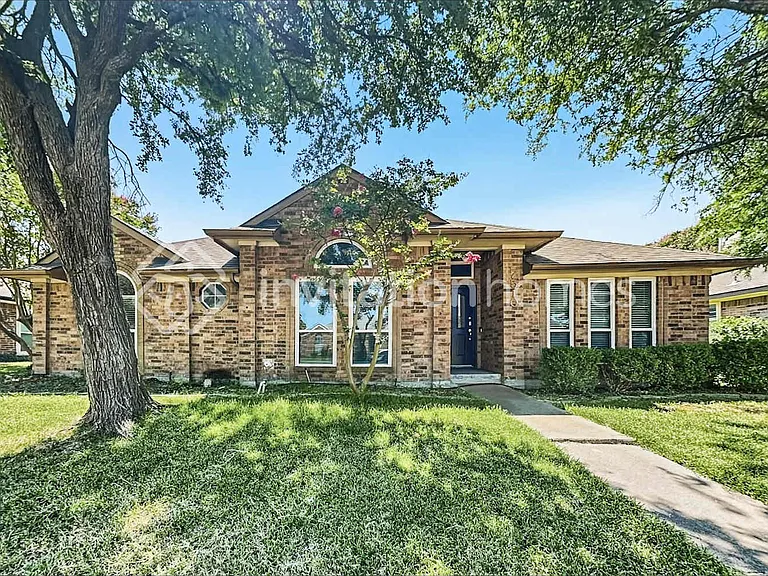 7510 Estates Way — Photo 1
