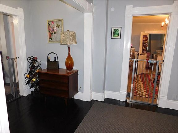 5th image of 523 Broad St