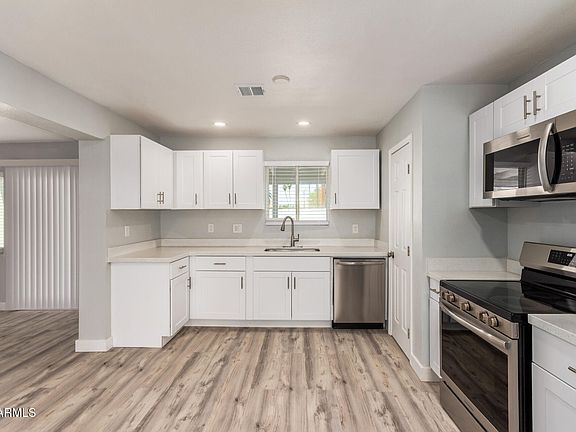 5th image of 2634 N 52ND Avenue