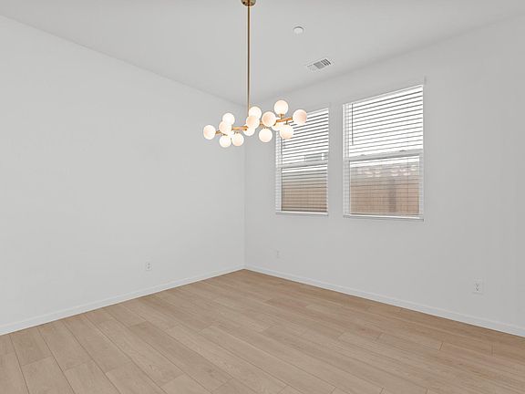 5th image of 10443 Peterborough Way