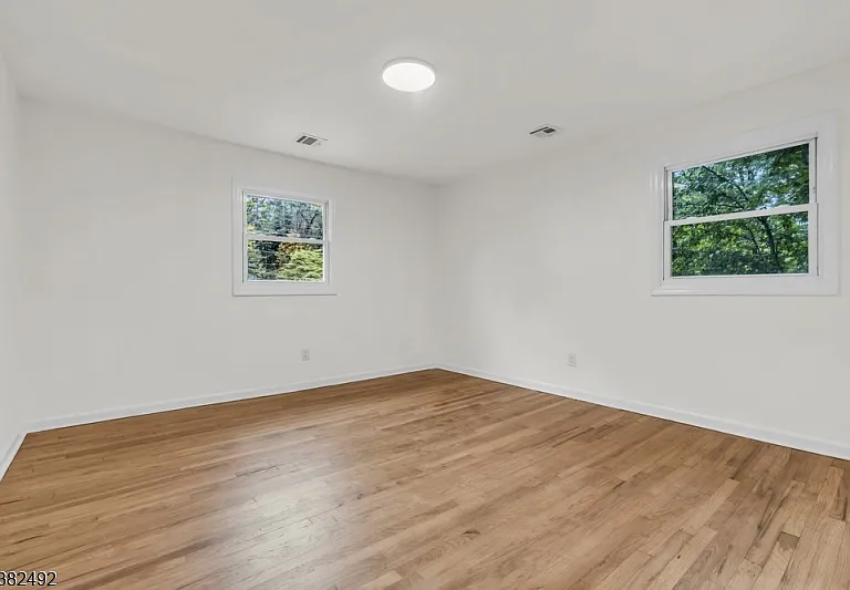 55 Orchard Dr — Photo 11