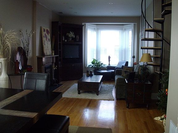 2nd image of 1411 N Wells St #4W