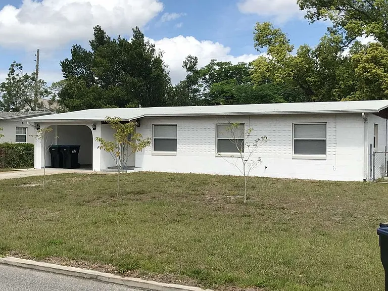 5425 Genoa Ln — Photo 1