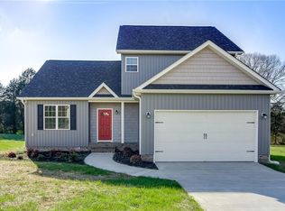 7713 Summit Landing Dr, Browns Summit, NC 27214