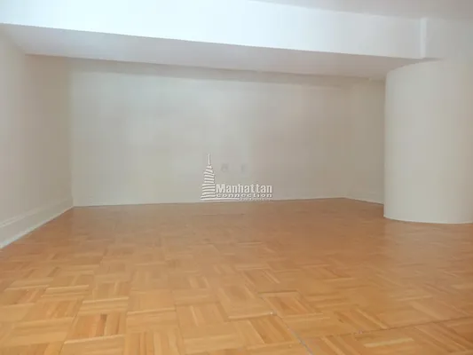 Rented by Manhattan Connection | media 25