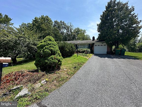 4th image of 18529 Sherbrooke Dr