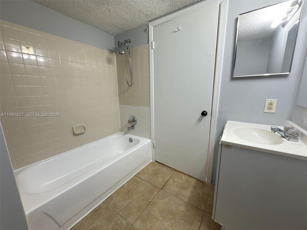 4521 W McNab Rd APT 11, photo 9