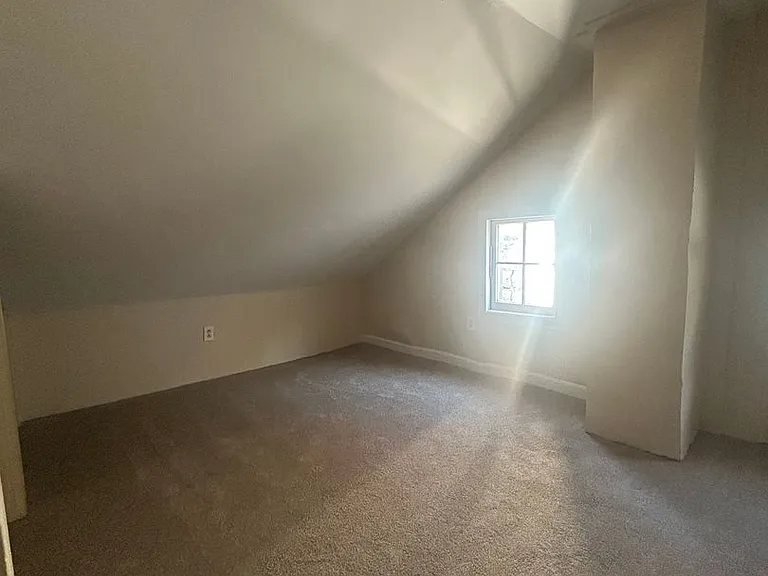 2371 Canby St — Photo 12