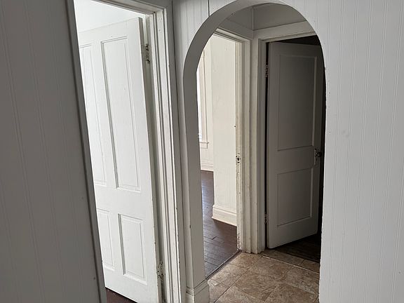 4th image of 525 Pennsylvania Ave APT 1