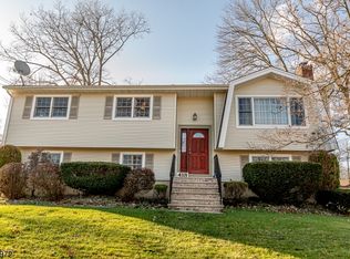 413 Canistear Rd, Stockholm, NJ 07460