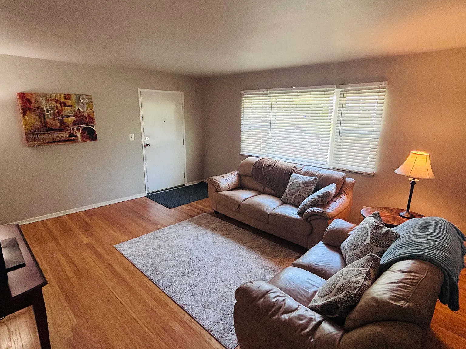 2 bed, 900 sqft, $1,895 — Photo 4