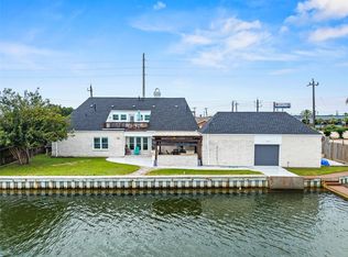 36 S Shore Dr, Galveston, TX 77551