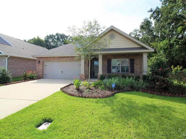 3900 Hawks Landing Cir, Pace, FL 32571