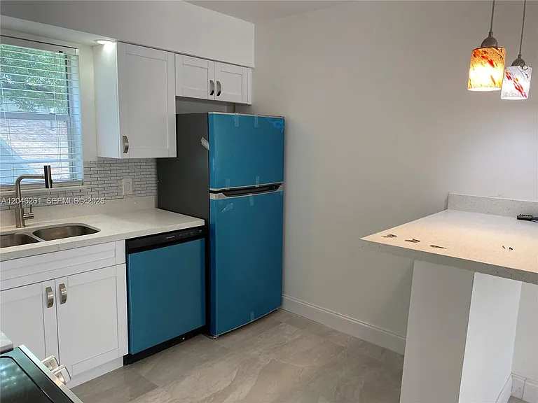 601 SE 5th Ct #208 — Photo 5