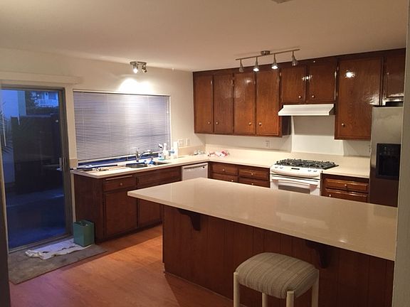 4th image of 380 Woodland Pl #A
