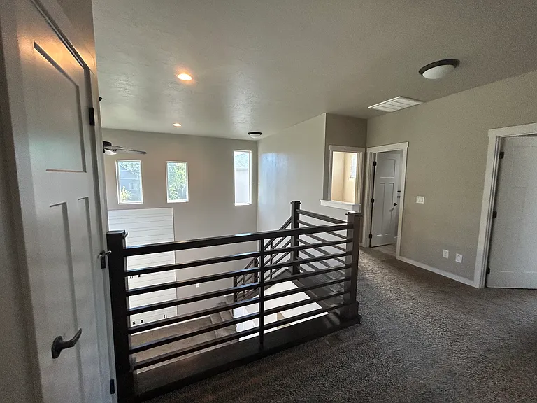 1725 E Bellalucca Ln — Photo 13