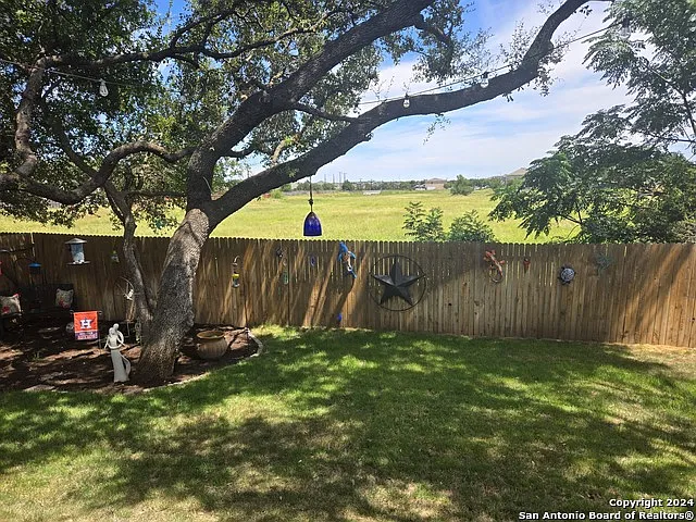 8814 White Crown — Photo 26