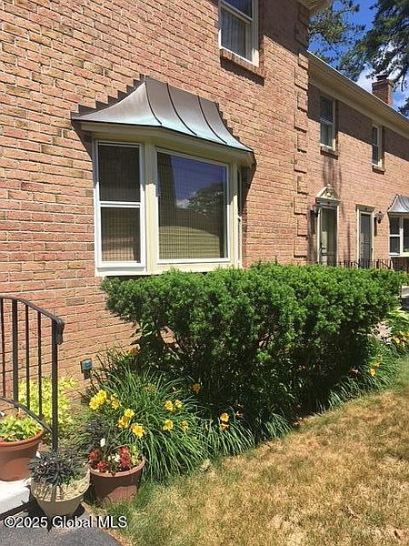 2nd image of 200 Williamsburg Court